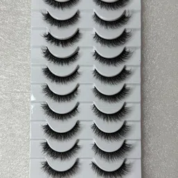 THE WINK STUDIO Set Of 10 Reusable Lightweight False Eyelashes image 4