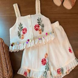 YK Girls Embroidered Pure Cotton Top & Shorts Clothing Set-image-69