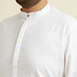 Manyavar Men Regular Kurta with Pyjamas image 2