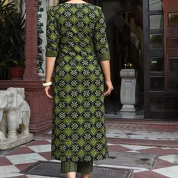 PMD Fashion Women Printed Regular Kurta with Trousers & With Dupatta image 3