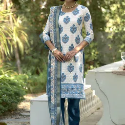 DIVASTRI Women Floral Printed Regular Pure Cotton Kurta with Trousers & With Dupatta-image-89