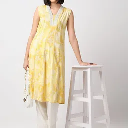 Ethnicity Floral Printed Square Neck Panelled Thread Work A-Line Kurta-17