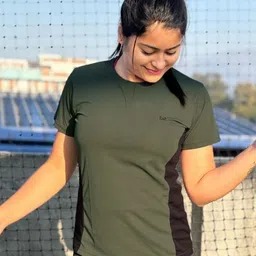 White Moon Women Colourblocked Pockets T-shirt-image-58