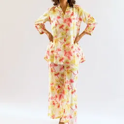 FEATHERS CLOSET White Bird & Floral Printed Back Pleated Cotton Co-Ord Set-image-18
