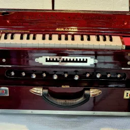Best Quality Harmonium with 3 set of Reeds (Male Female) 4 Octave Hand Pumped Harmonium-23