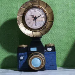 a vintage affair Vintage Blue Resin Table Clock-picture-40