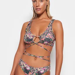 Trendyol Floral Printed Mid-Rise Basic Briefs-image-63