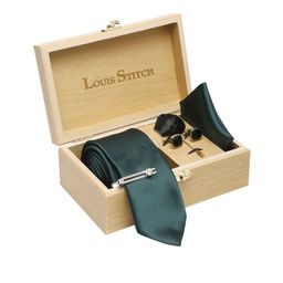 LOUIS STITCH Men Green Solid Italian Silk Accessory Gift Set-picture-3