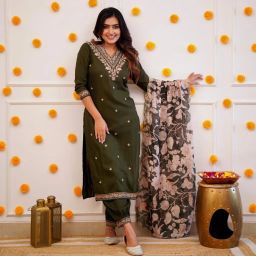 Women Viscose Rayon Kurta Pant Dupatta Set-image-38