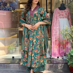 Women Viscose Rayon Kurta Pant Dupatta Set-image-80