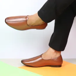 Embossed Design Ethnic Slip On Juttis and Mojaris For Men-17