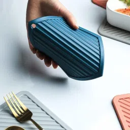 pepplo Pvc Coster C-C Square_Red_2,Pack of 2 Silicone Trivet image 3