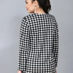 BAESD Women Checked Button Shrug image 4
