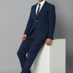 Men Single Breasted - 2 button Solid Suit-image-25