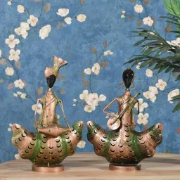 craft tree Golden Metal Couple Figurine In Golden Colour-picture-0