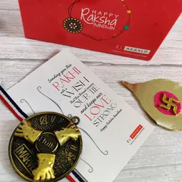 EL REGALO Gold Toned Hulk & Avenger Studded Thread Rakhi & Greeting Card Set-image-15