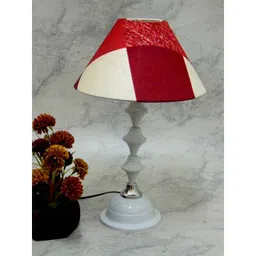 Tucasa Classic White Lamp with Red Check Shade, LG-735-image-84