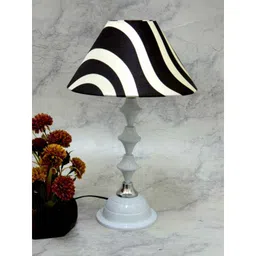 Tucasa Classic White Lamp with Zebra Shade, LG-725-image-28