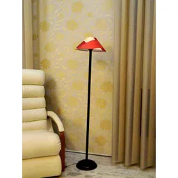 Tucasa Black Metal Floor Lamp with Red Check Pyramid Shade, LG-915-picture-10