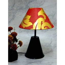 Tucasa Black Metal Table Lamp with Red &a; Gold Shade, LG-767-1
