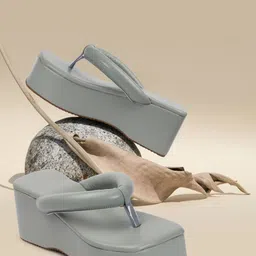 DressBerry Wedge Pumps-38