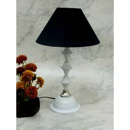 Tucasa Classic White Lamp with Black Shade, LG-719-17