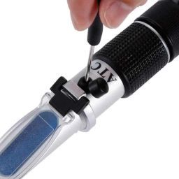 Ionix 0-32% Portable Brix Refractometer with Automatic Temperature Compensation image 2