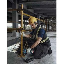 Bosch GDS 18V-400 Heavy Duty Cordless Impact Wrench with Double Battery image 2