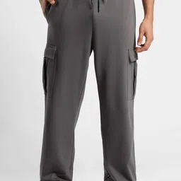 NOBERO Men Onyx Oversized Relaxed Fit Mid-Rise Joggers With Utility Box Pockets-image-44