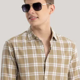 Men Slim Fit Striped Spread Collar Casual Shirt-image-57