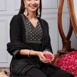 Nayam By Lakshita Floral Embroidered Sequined V-Neck Straight Kurta With Trouser & Dupatta-picture-26