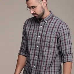 Men Regular Fit Checkered Button Down Collar Casual Shirt-image-35