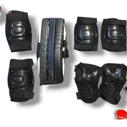 Protective Gear Set/Kit for Ice and Roller Cycling Skating With Skipping Skating Guard Combo-image-9