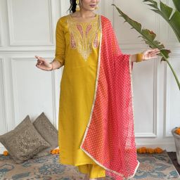Women Chanderi Kurti Pant Dupatta Set-image-1
