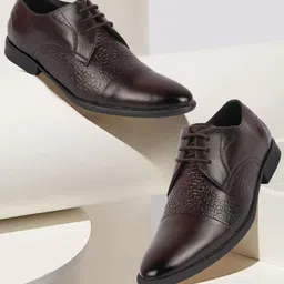 FAUSTO Men Textured Leather Formal Derbys-image-60