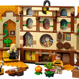 Harry Potter HufflepuffHouse Banner (313 Blocks) Model Building Kit-18