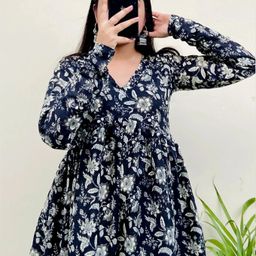 clanger Women Paisley Viscose Rayon Flared Kurta-picture-0