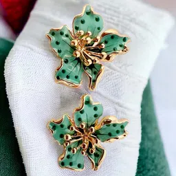 LUCKY JEWELLERY Gold-Plated Floral Studs-image-98