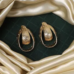 SOHI Gold-Plated Contemporary Drop Earrings-40