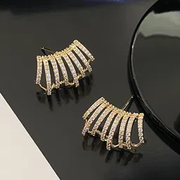 VAGHBHATT Gold-Plated Stone Studded Geometric Stud Earrings-63