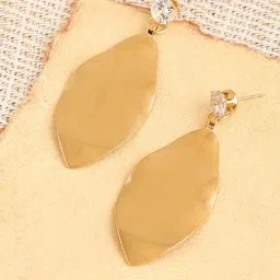 SOHI Gold Plated Leaf Shaped Drop Earrings-82