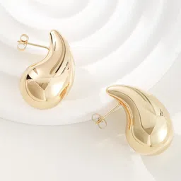 VAGHBHATT Teardrop Shaped Gold-Plated Studs Earrings image 2