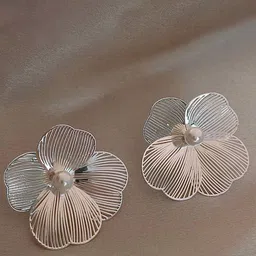 CareDone Studs Earrings image 2