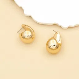 VAGHBHATT Teardrop Shaped Gold-Plated Studs Earrings image 2