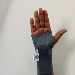 ap orthopaedic Elastic Wrist Splint For Left Hand Grey Sprain Carpal Tunnel Splint Support Wrist Support image 3