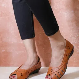 Women Belly, Girl's synthetic Leather Bellies For Women, Trendy Stylish Bellies For Women, Cut work Bellies For Women, Stylish Bellies For Women, Fashionable Casual Bellies for Women's & Girl's, Bellies For Women, Girl Belly, Best selling belly, Bellies For Women,women Casual shoe, women canvas shoe,women Latest Shoe, girl latest Casual shoe, Girl latest Belly Bellies For Women-image-25