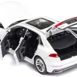 1:32 Audi Q8 White Simulation Alloy Car Model Metal Diecast Toy with Sound Light-image-40