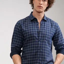 highlander Men Slim Fit Checkered Cut Away Collar Casual Shirt-picture-21