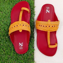 THE MADRAS TRUNK Women Mustard Textured Leather One Toe Kolhapuri  Flats-image-13