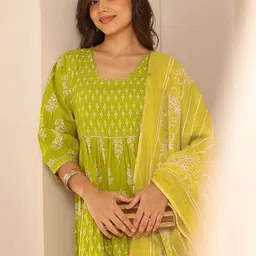 Libas Women Floral Printed Pleated Kurta with Trousers & With Dupatta-33